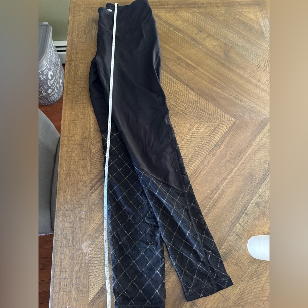 Victorias Secret 🤫 Black and Gold Mesh Diamond Pattern Leggings - Picture 3 of 7